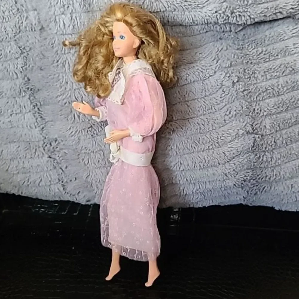 Vintage Mattel 1986 Barbie The Heart Family Mom Doll Brunette Pink Dress